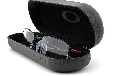 Óculos Oakley OX 5120 Lizard 2 Titanium preto com detalhe vermelho e ponteiras emborrachadas
