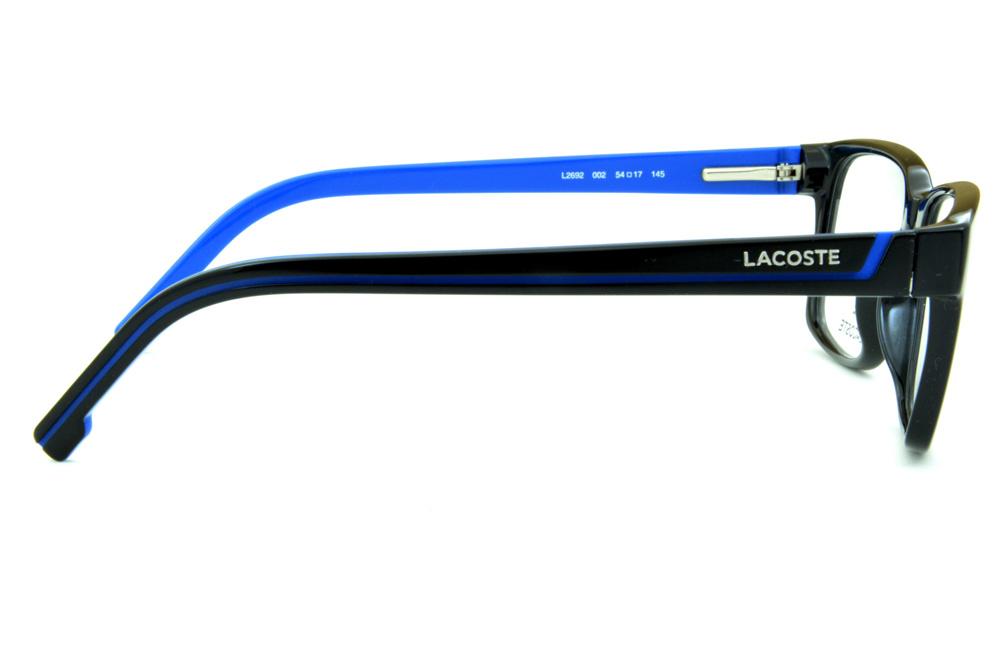 Óculos Lacoste L2692 acetato preto e hastes preta com interno e friso azul e logo de metal