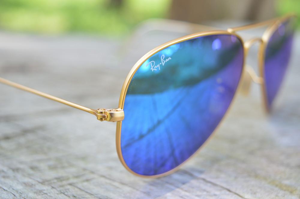 Óculos Ray-Ban Aviador RB3025 dourado fosco e lente azul espelhada