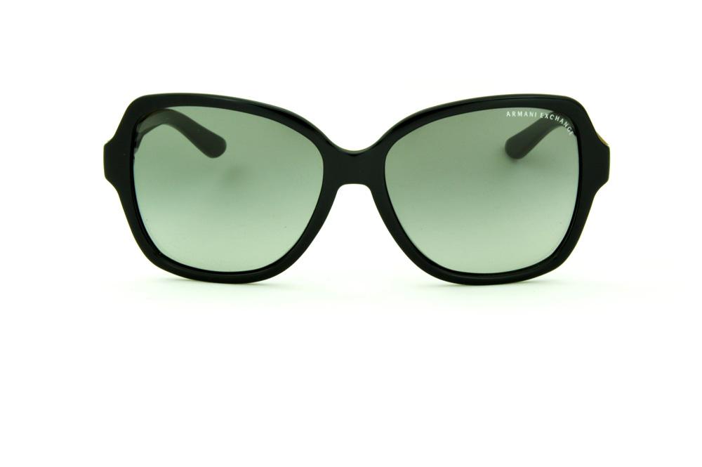 Óculos de Sol Armani Exchange AX 4029S preto com lente cinza degradê e emblema prata